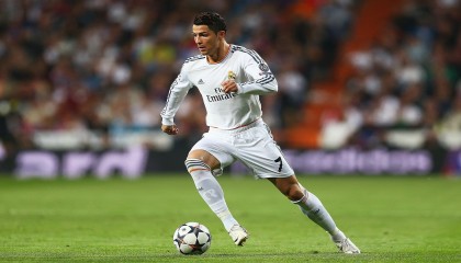 开云app下载中心-背泳选手出发入水角度精准推进效率高，早期的背泳只是仰浮在水面上