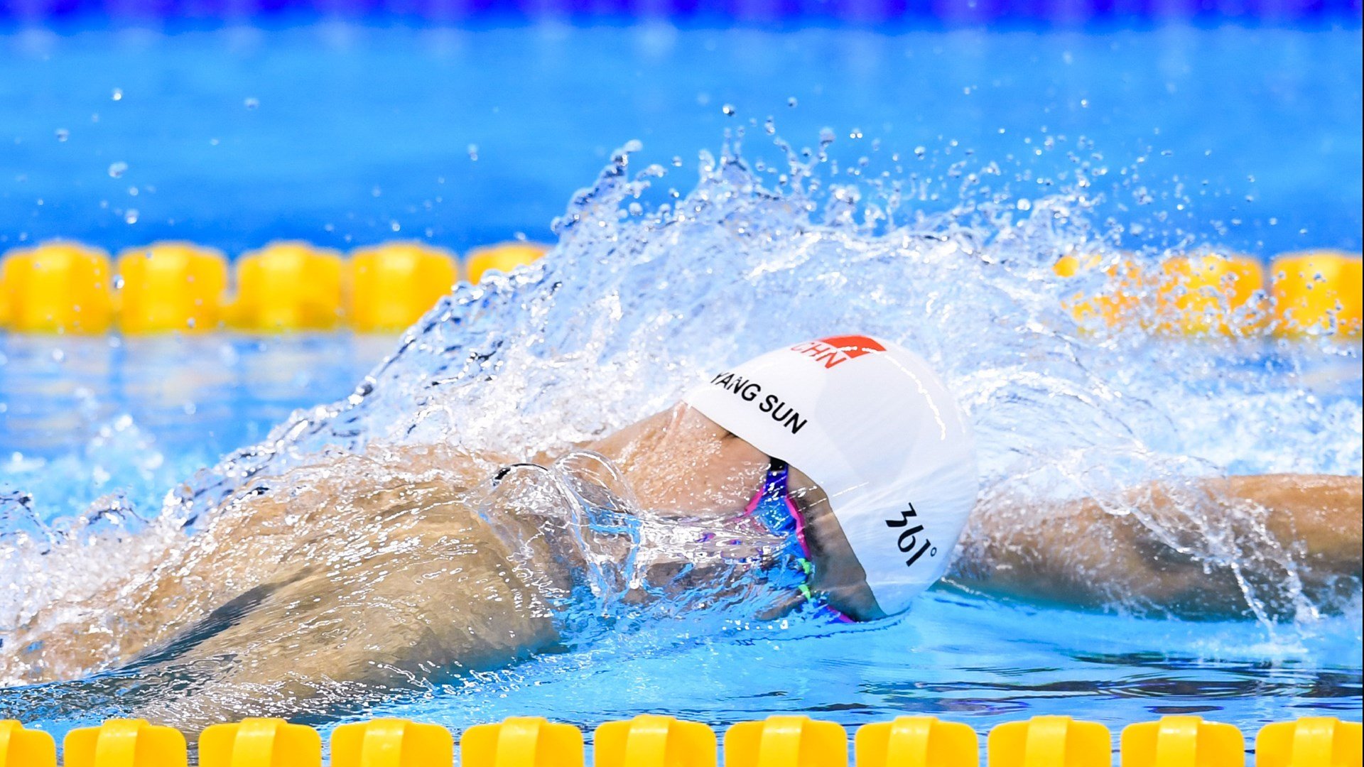 女篮新秀培养注重场上决策能力强化执行质量，女篮球队训练计划